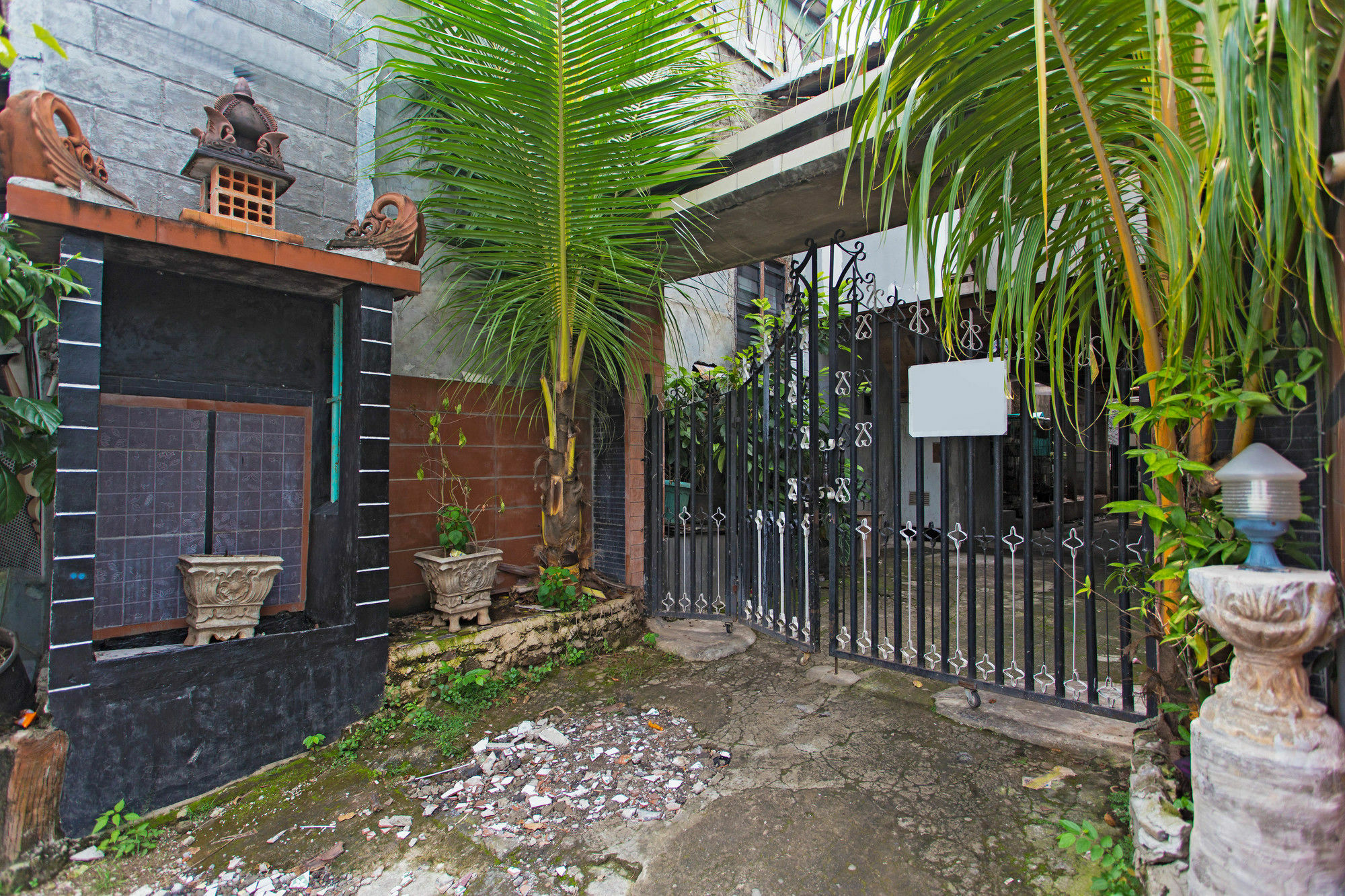 Reddoorz @ Pesanggrahan Mencil Exterior foto