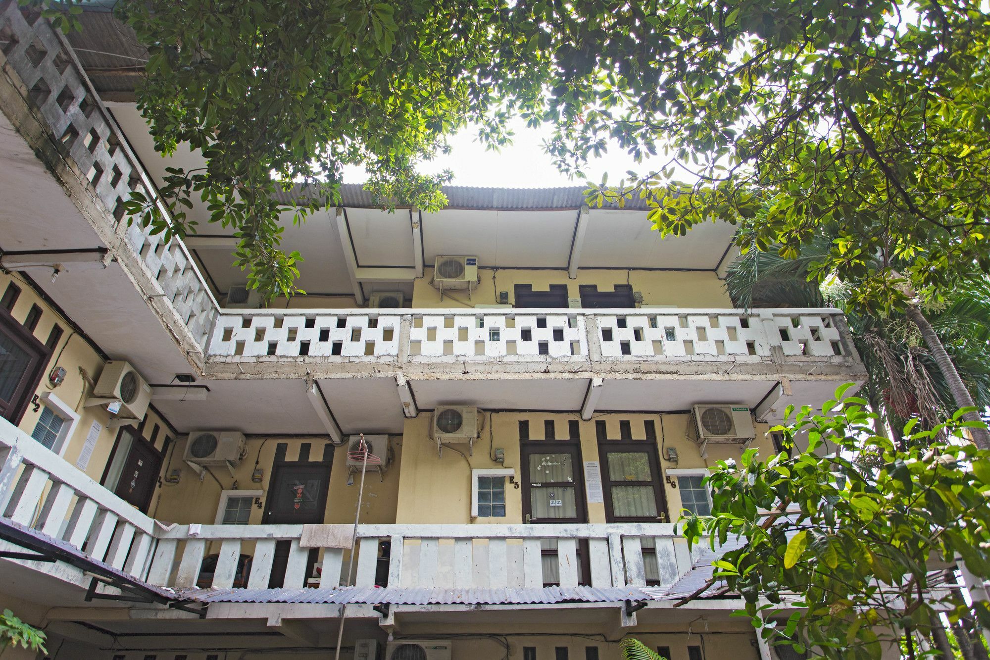 Reddoorz @ Pesanggrahan Mencil Exterior foto